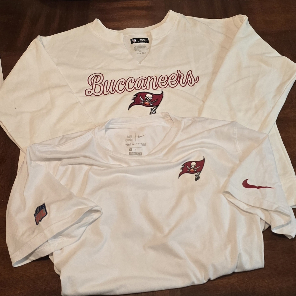 Tampa Bay Buccaneers sweatshirt and t-shirt